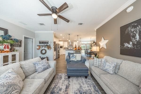 Manufactured Home at 1225 HAZELNUT ST, BUNNELL, photo 11 of 36