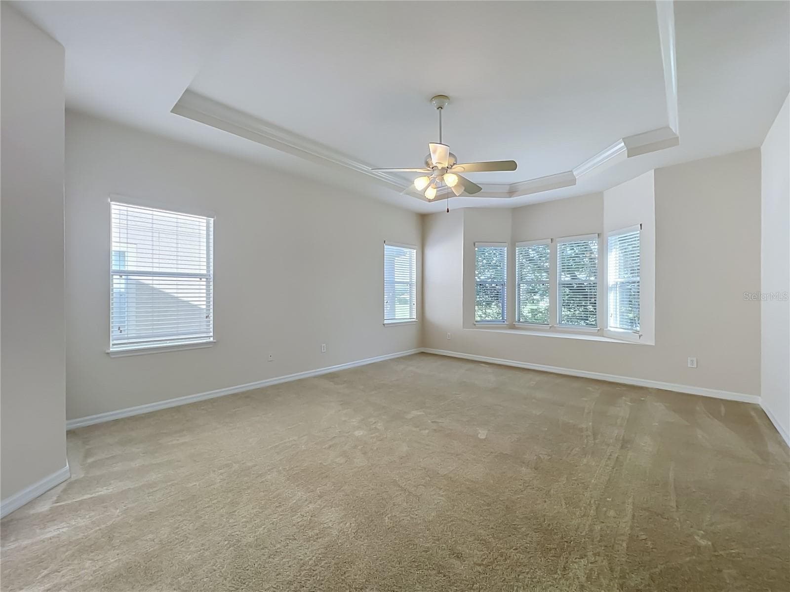 New carpet and fresh paint - 12809 HOLDENBURY LN, WINDERMERE