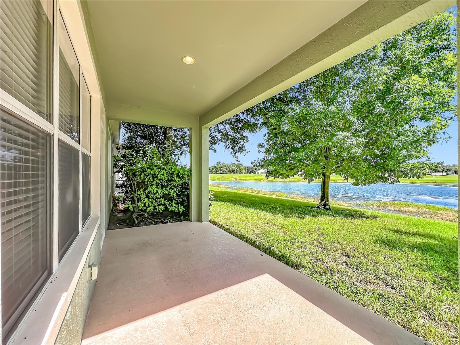Back paito - 12809 HOLDENBURY LN, WINDERMERE
