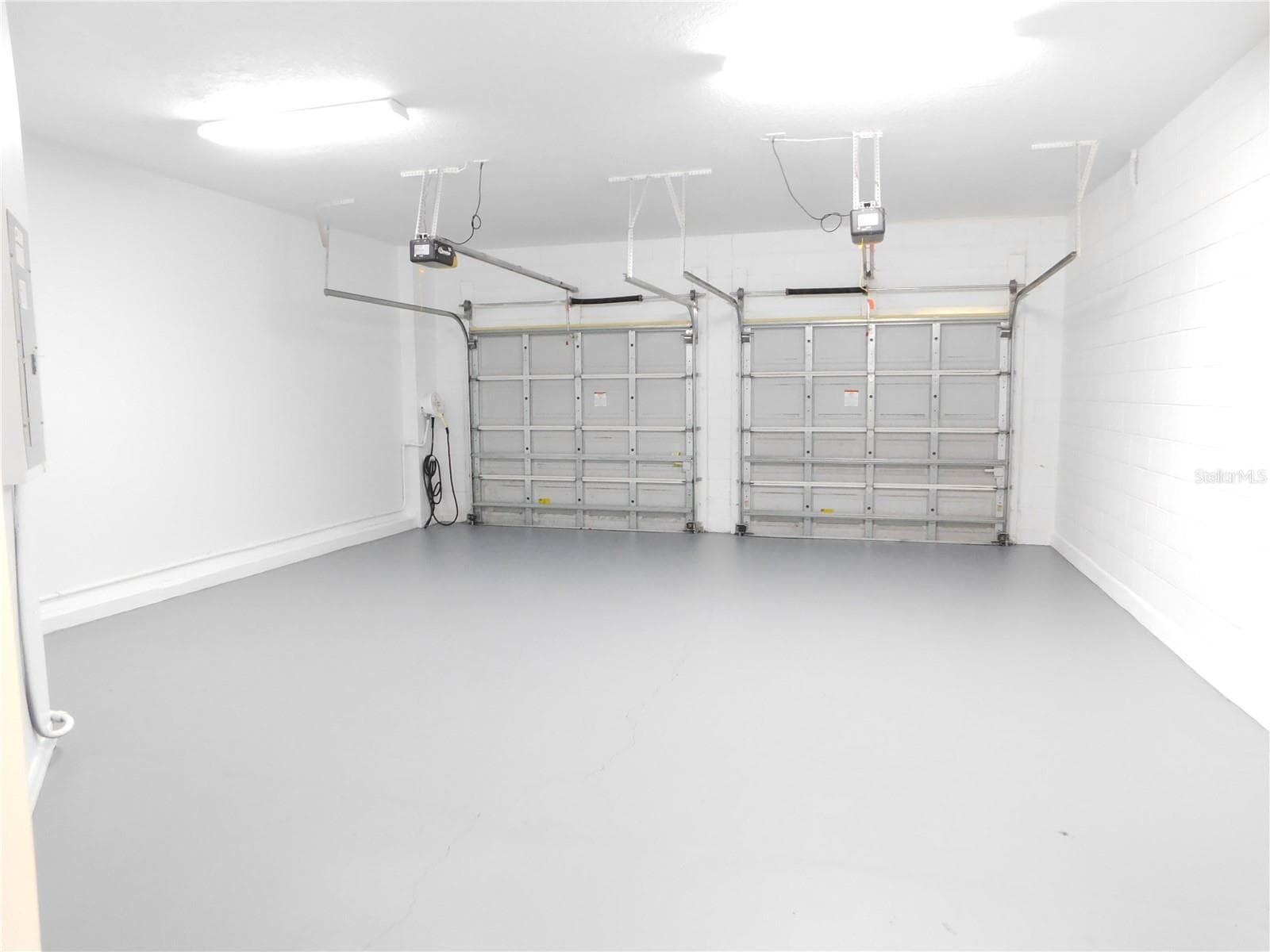 Oversized 2 car garage freshly painted - 12809 HOLDENBURY LN, WINDERMERE