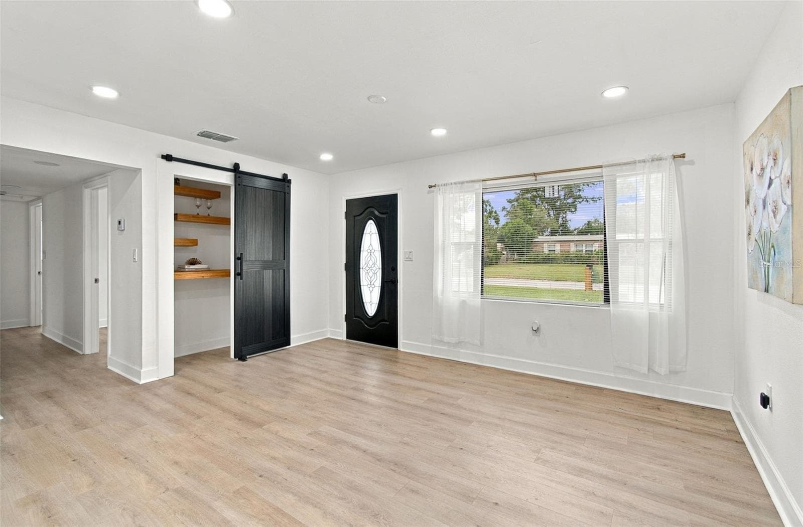 Single Family Residence at 1702 W JOHNSTON AVE, TAMPA, photo 16 of 74