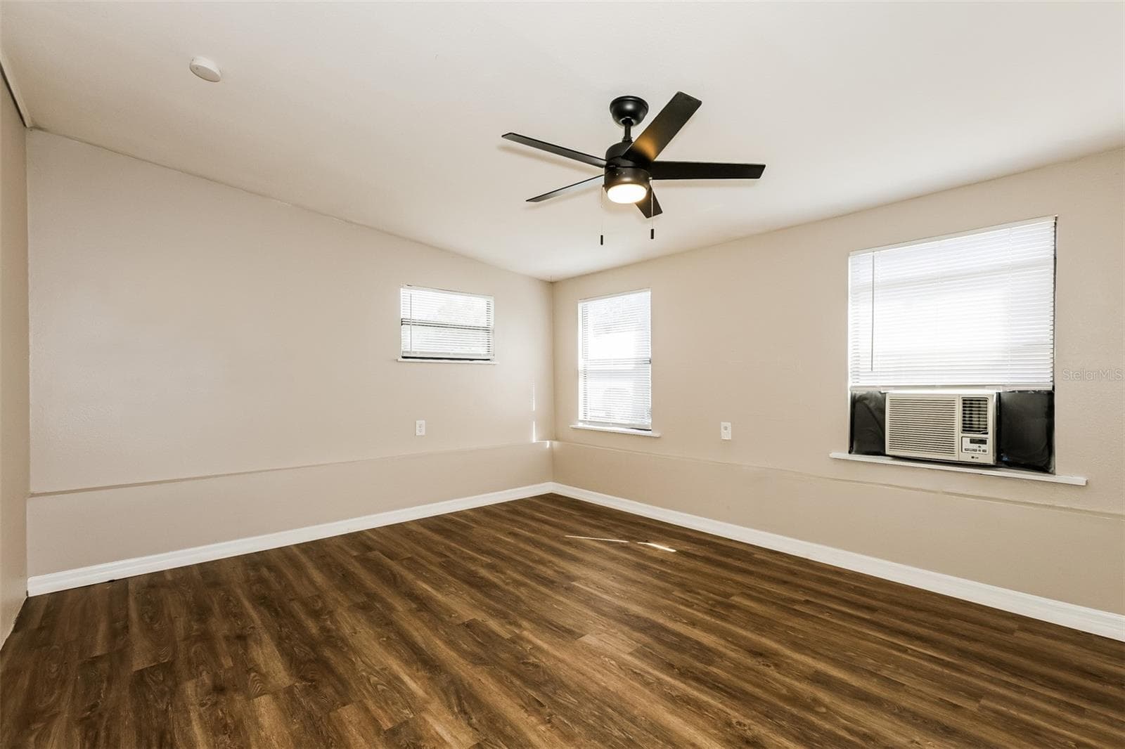 Single Family Residence at 1311 WARRINGTON WAY, TAMPA, photo 14 of 16