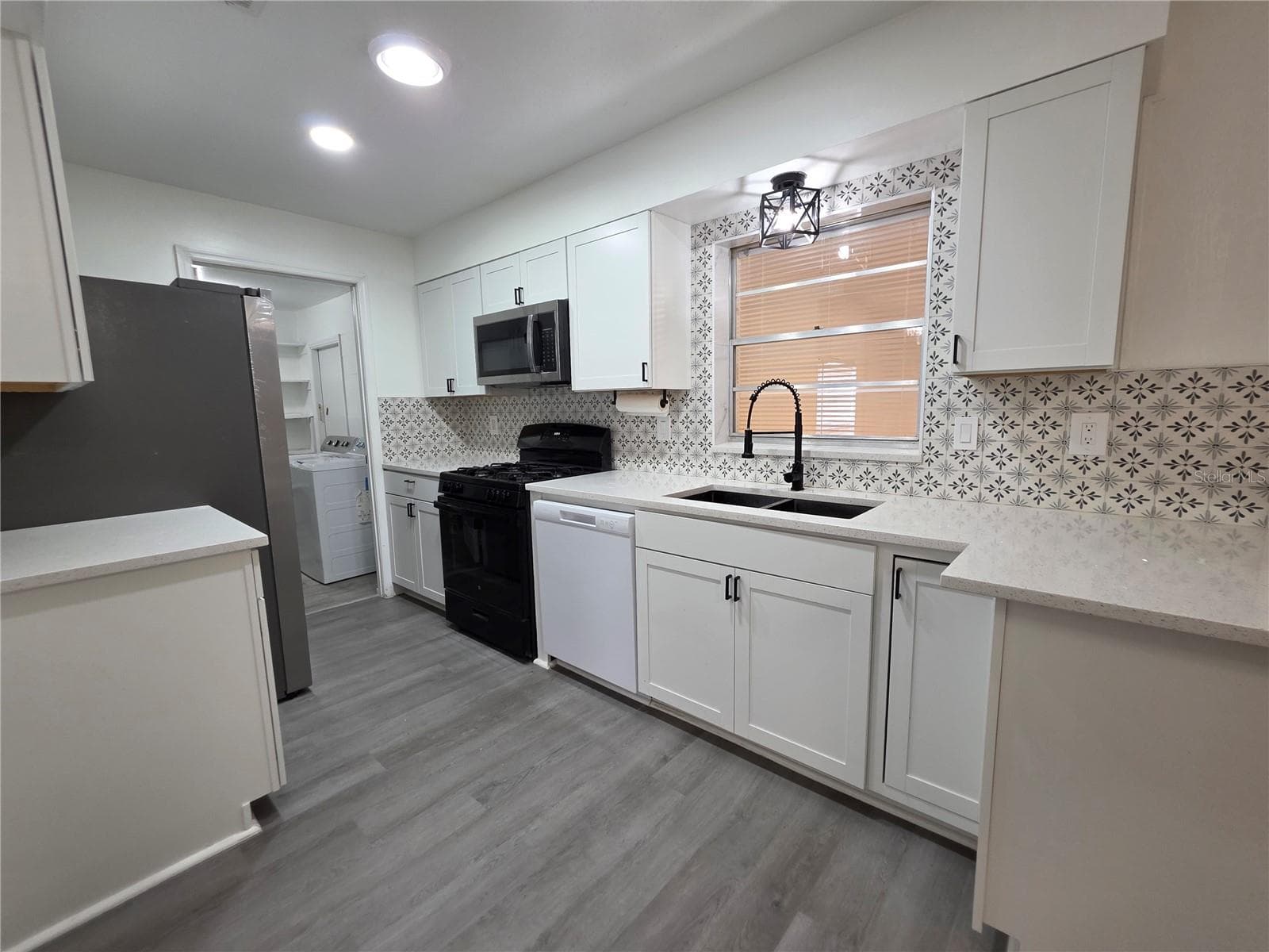 Kitchen - 2912 NW 48TH AVE, GAINESVILLE