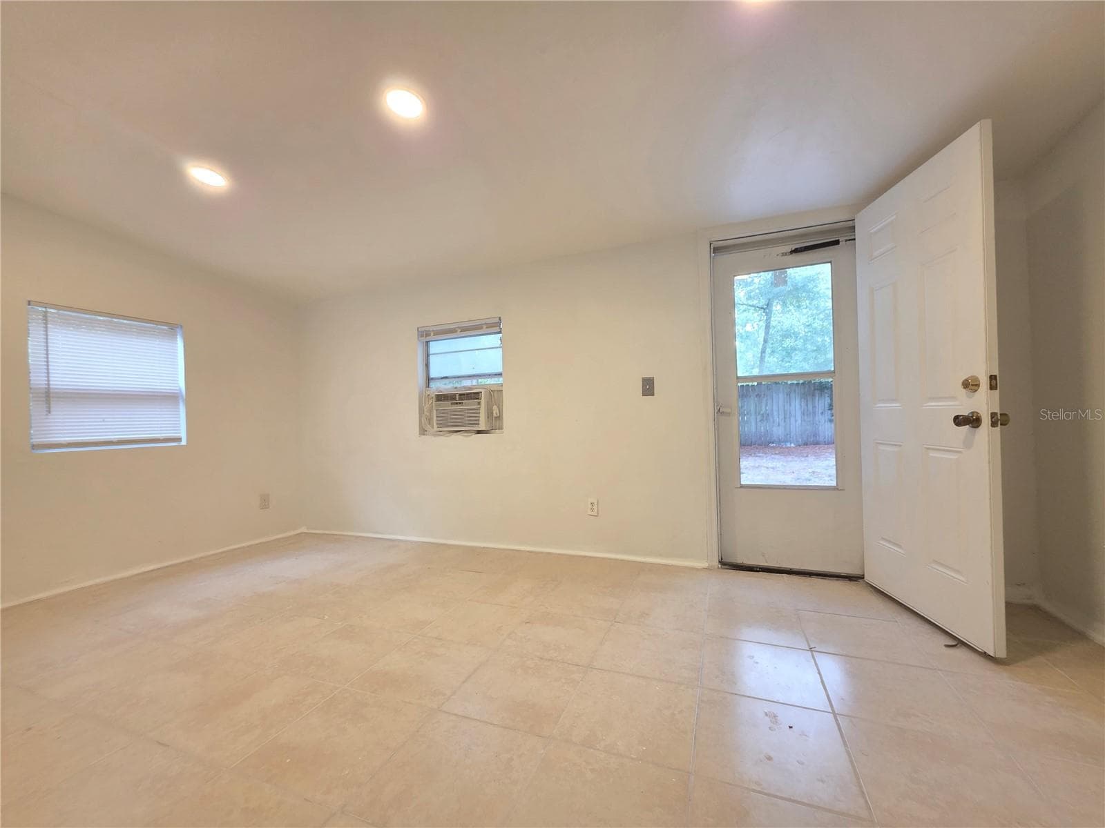 Sunroom to backyard - 2912 NW 48TH AVE, GAINESVILLE
