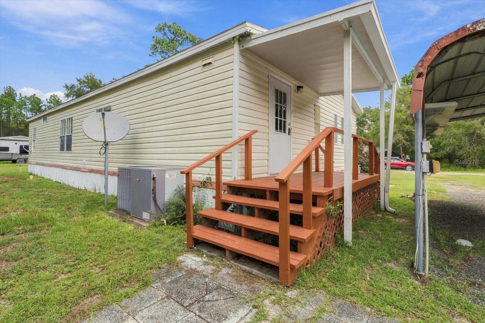 Manufactured Home at 10259 W OHIO DR, CRYSTAL RIVER, photo 2 of 49