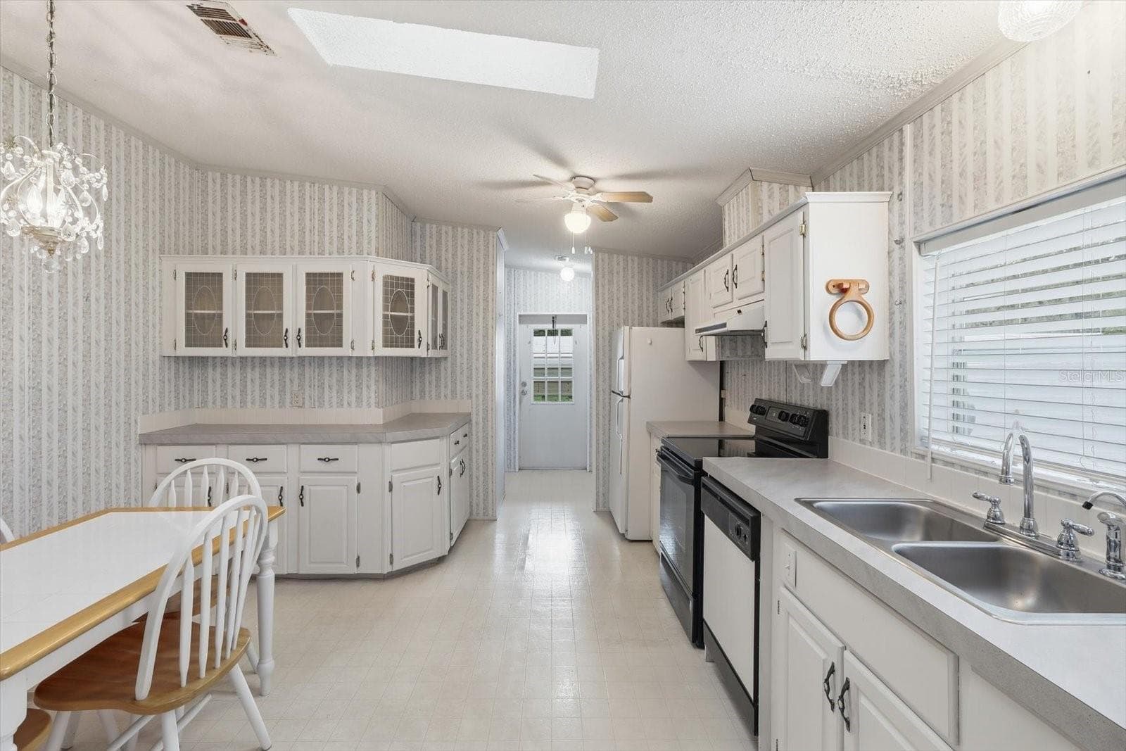 Manufactured Home at 10259 W OHIO DR, CRYSTAL RIVER, photo 14 of 49