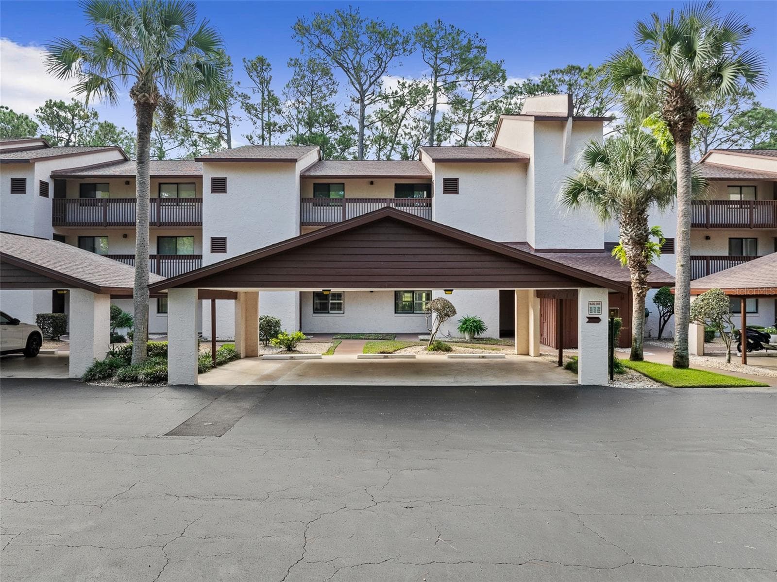 275 INDIGO DR #1040