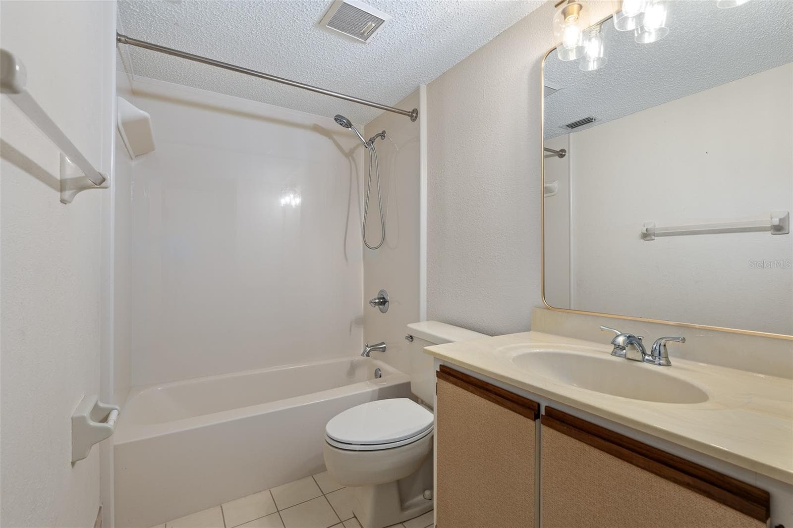 Condominium at 275 INDIGO DR #1040, DAYTONA BEACH, photo 16 of 29