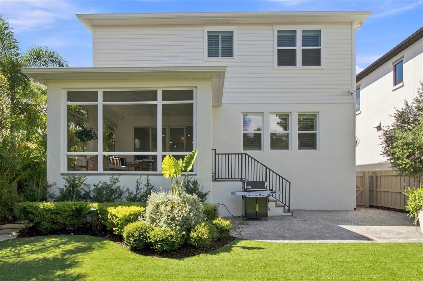 and mature landscaping - 2705 W TRILBY AVE, TAMPA