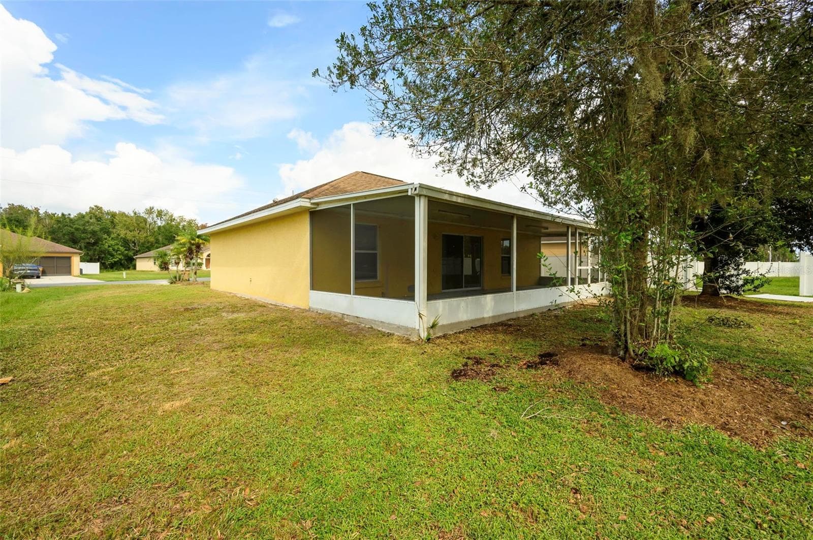 Single Family Residence at 24 MIRAMAR WAY, KISSIMMEE, photo 6 of 38