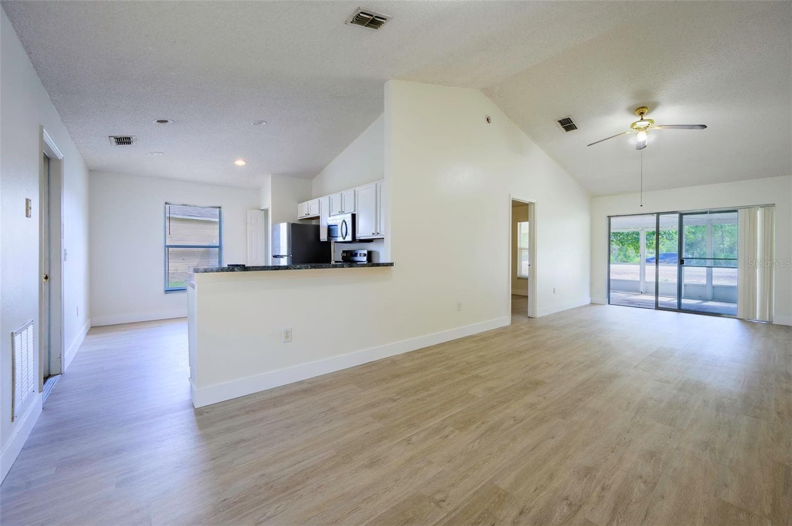 Single Family Residence at 24 MIRAMAR WAY, KISSIMMEE, photo 7 of 38
