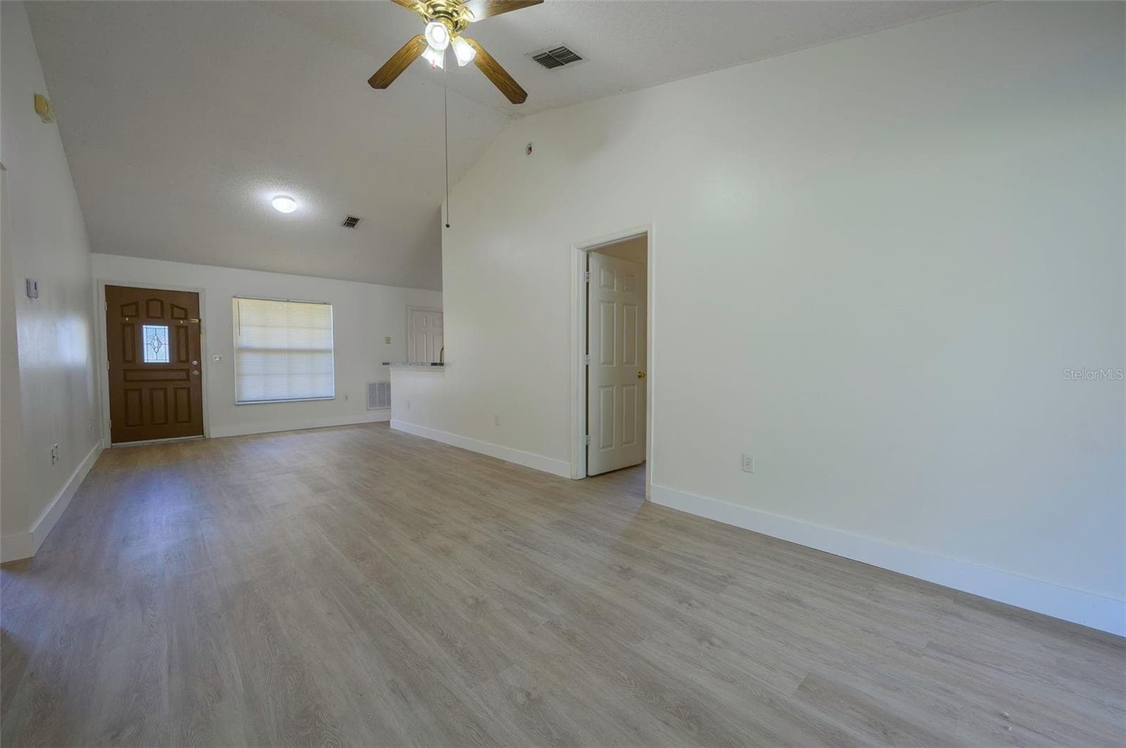 Single Family Residence at 24 MIRAMAR WAY, KISSIMMEE, photo 8 of 38