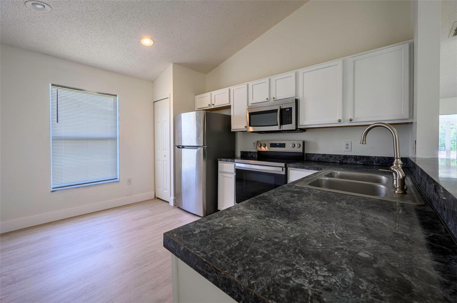 Single Family Residence at 24 MIRAMAR WAY, KISSIMMEE, photo 9 of 38
