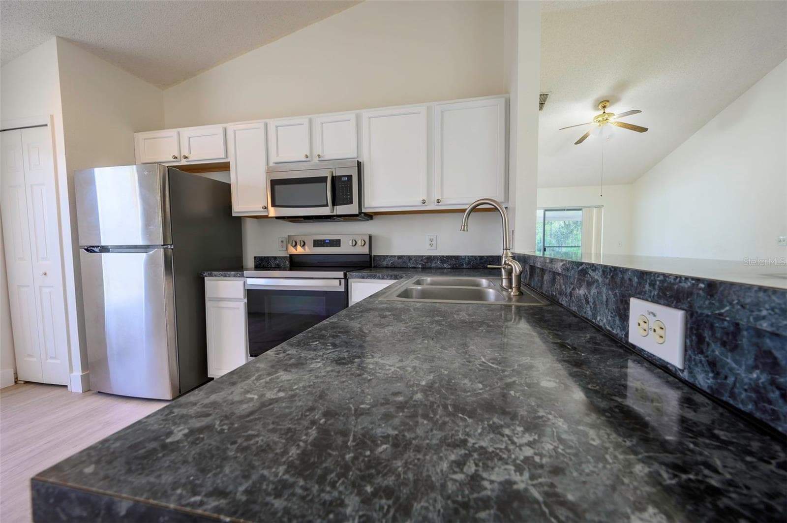 Single Family Residence at 24 MIRAMAR WAY, KISSIMMEE, photo 10 of 38