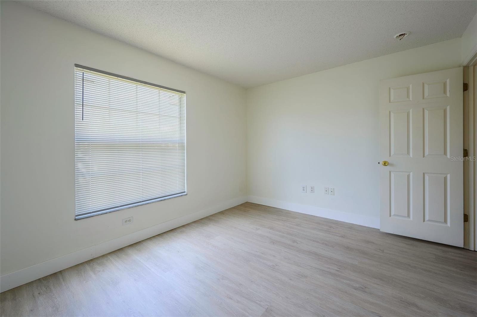 Single Family Residence at 24 MIRAMAR WAY, KISSIMMEE, photo 17 of 38