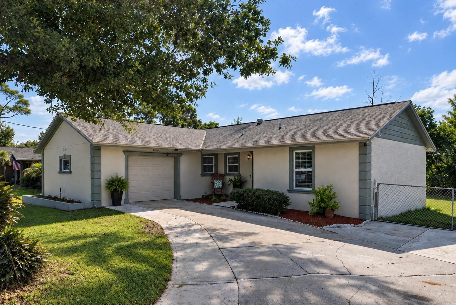 Single Family Residence at 821 NOCTURNE DR, CHULUOTA, photo 2 of 36