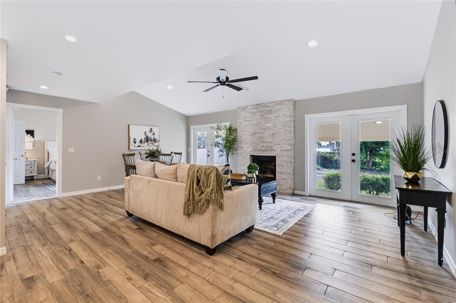 Single Family Residence at 821 NOCTURNE DR, CHULUOTA, photo 6 of 36