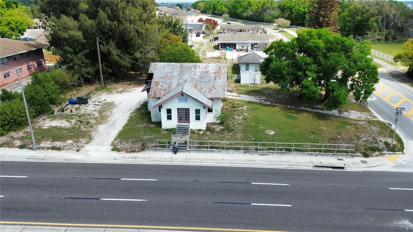 980 S LAKE SHORE WAY