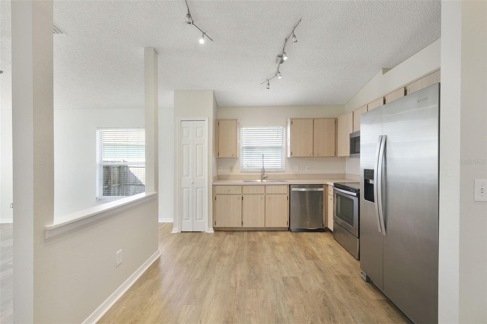 Plenty of room for a small table or buffet for extra storage - 13659 GLASSER AVE, ORLANDO