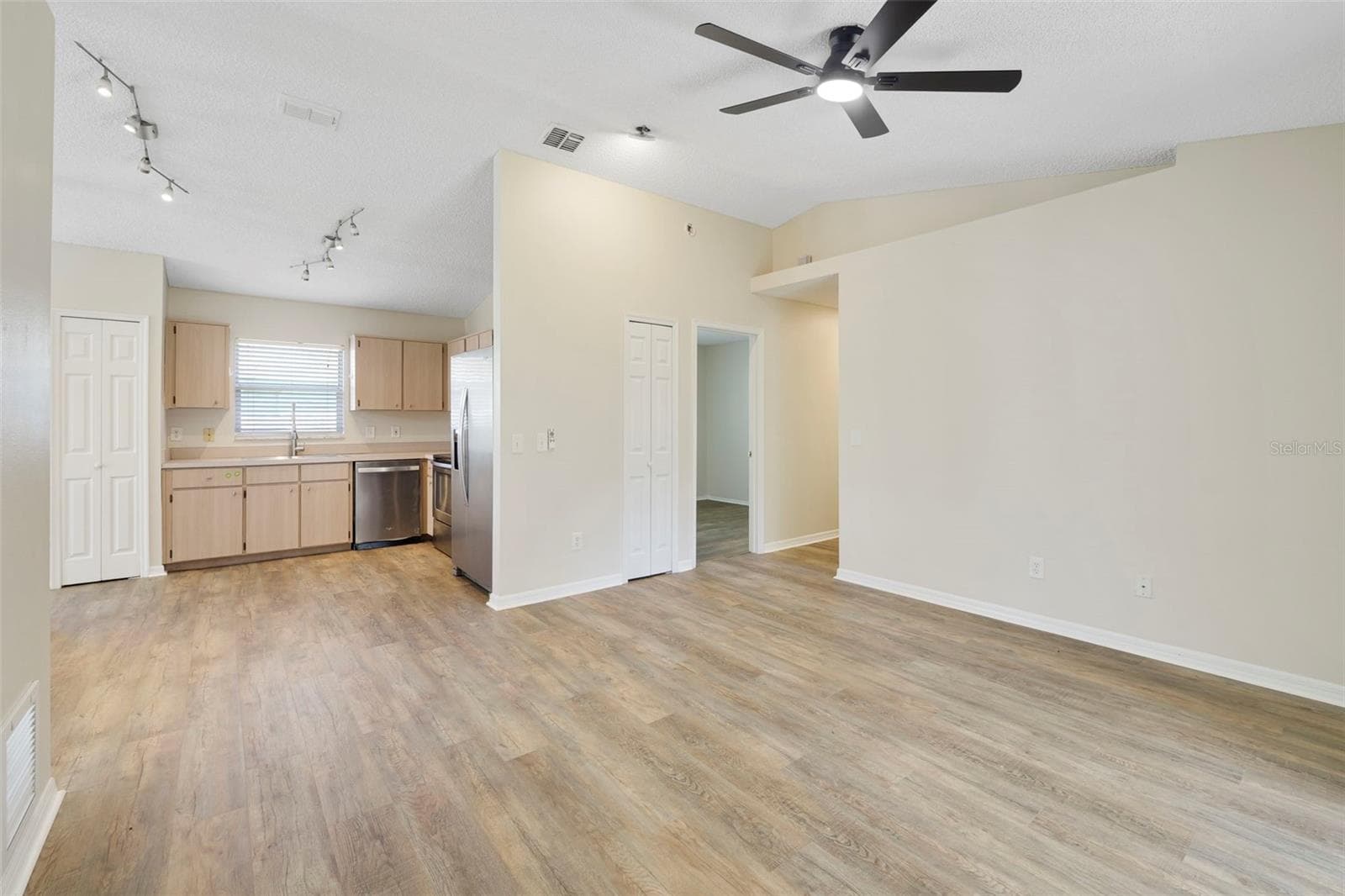Ceiling fan in this flex space - 13659 GLASSER AVE, ORLANDO