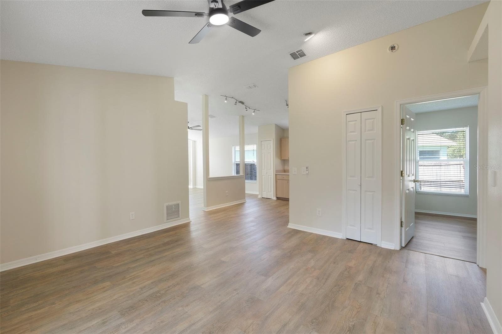 This flex space can be a family room, dining room, office, or more - 13659 GLASSER AVE, ORLANDO