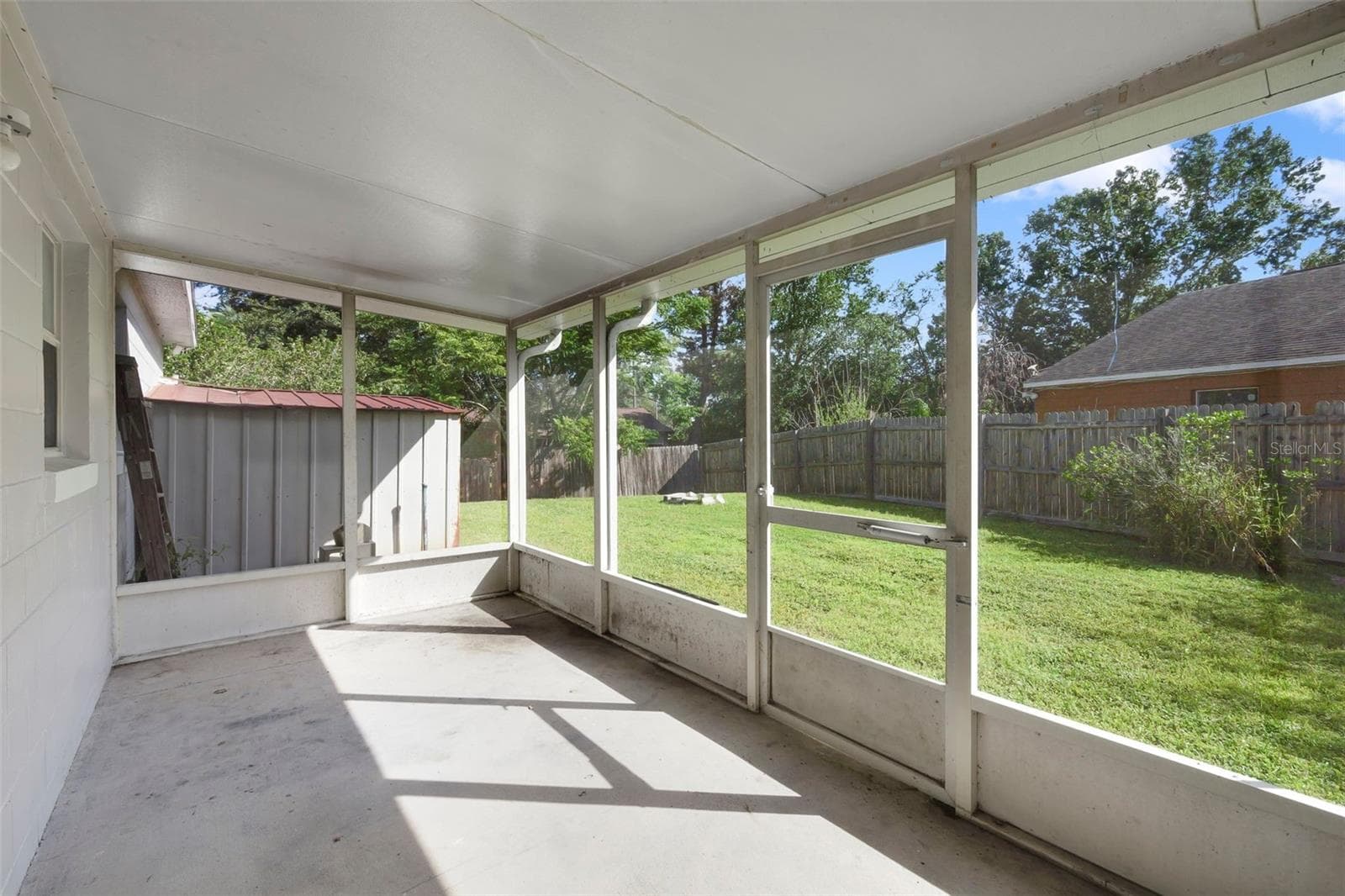 Enjoy relaxing on your patio! - 13659 GLASSER AVE, ORLANDO