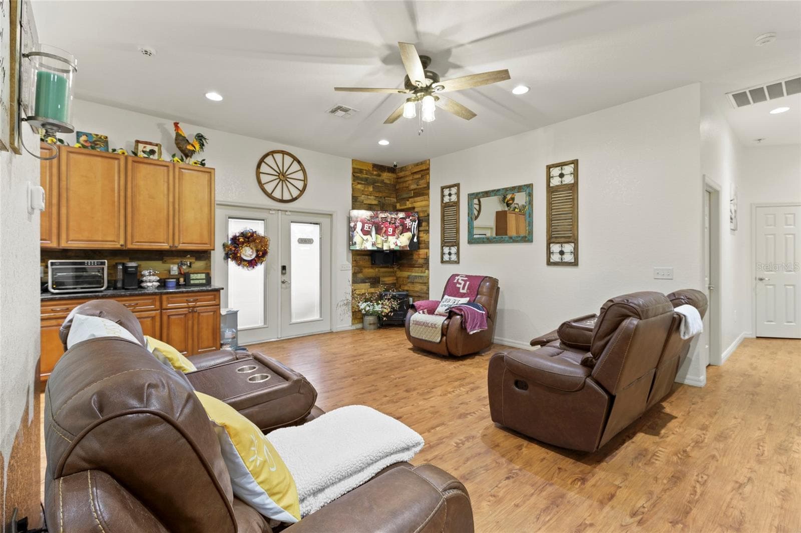 Single Family Residence at 281 GERBER DAIRY RD, WINTER HAVEN, photo 8 of 41