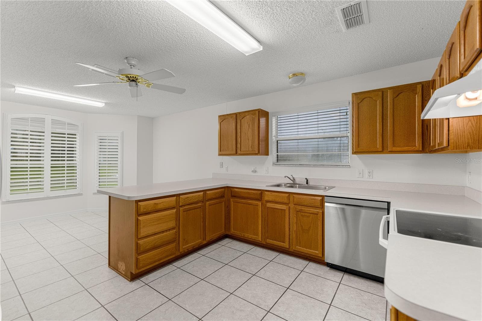 Single Family Residence at 1232 CABELLA CIR, THE VILLAGES, photo 12 of 44