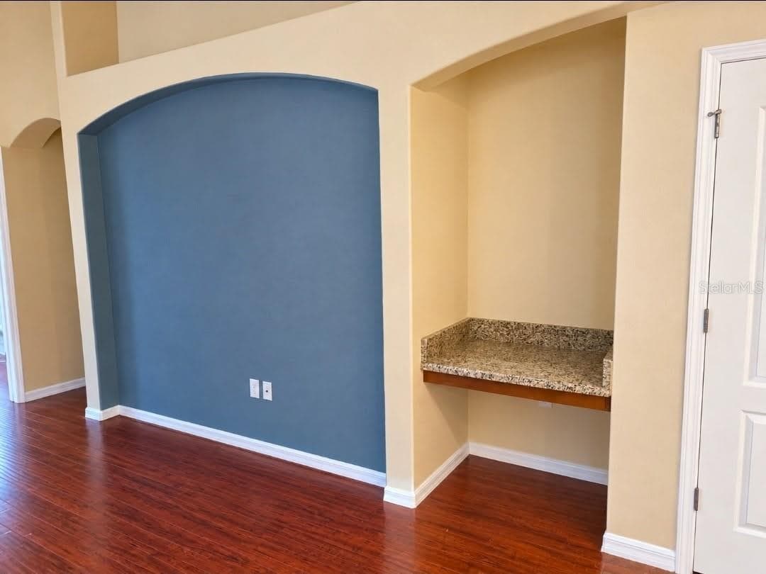 Single Family Residence at 8018 CHERRY BRANCH DR, RUSKIN, photo 5 of 10