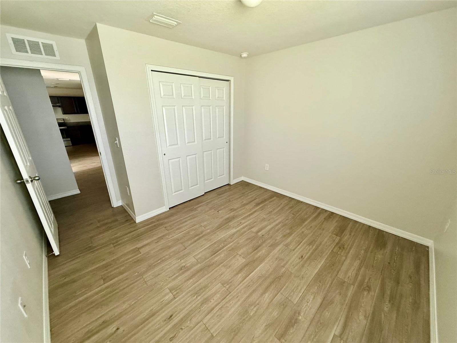 Single Family Residence at 1127 GRAND CYPRESS CT, JACKSONVILLE, photo 9 of 12
