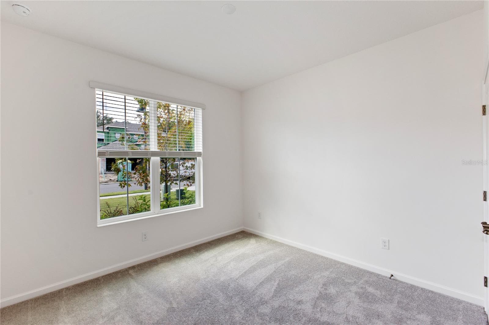 Single Family Residence at 2252 SIRENA LN, MOUNT DORA, photo 3 of 16