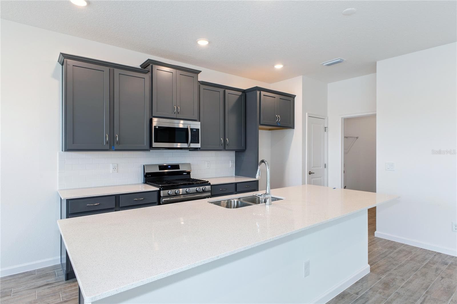 Single Family Residence at 2252 SIRENA LN, MOUNT DORA, photo 12 of 16