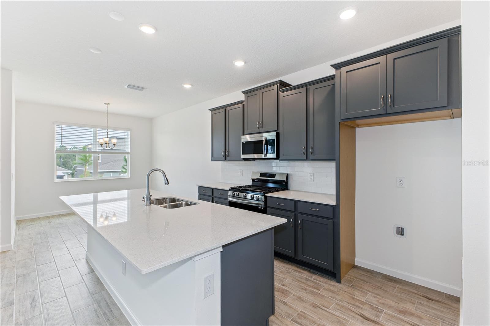 Single Family Residence at 2252 SIRENA LN, MOUNT DORA, photo 13 of 16