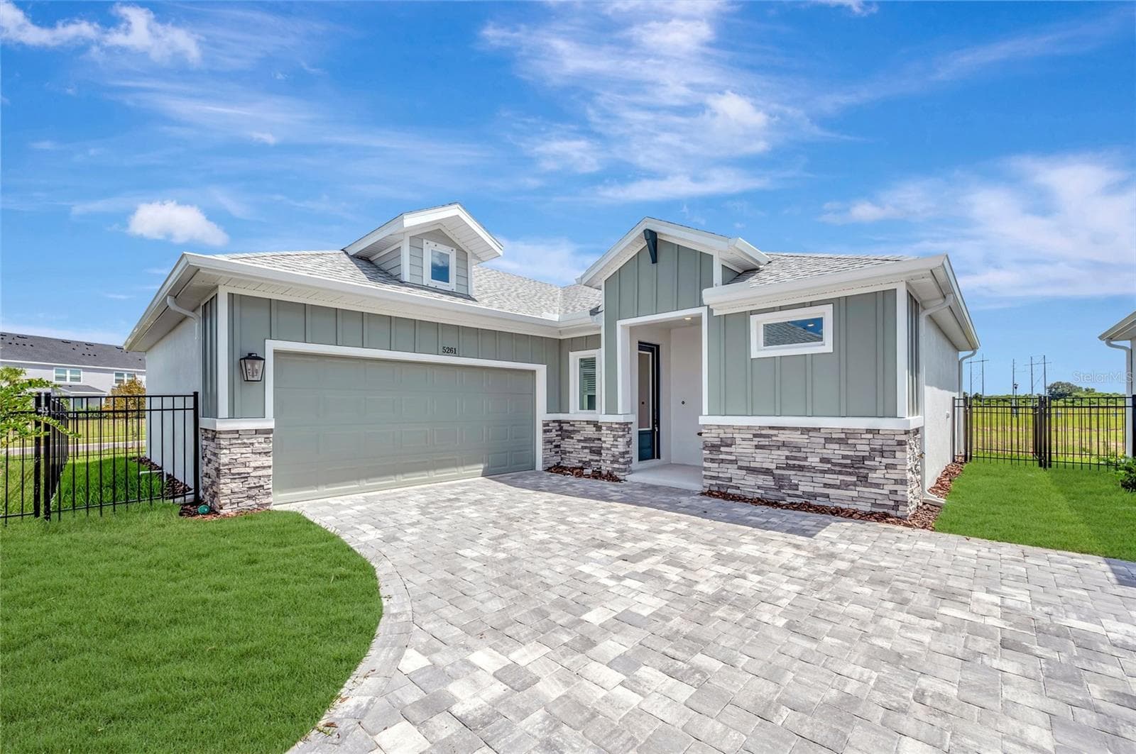 5261 COLONY VISTA DR
