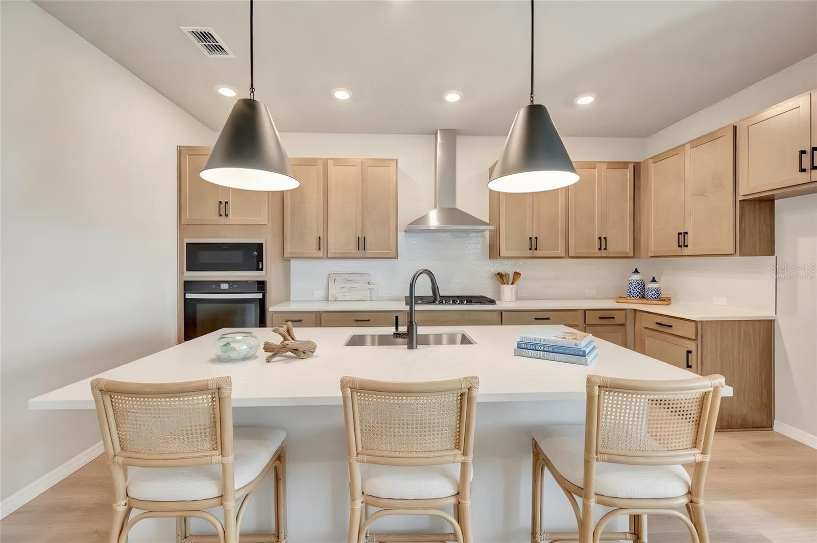 Kitchen **Virtually Staged - 5261 COLONY VISTA DR, APOLLO BEACH