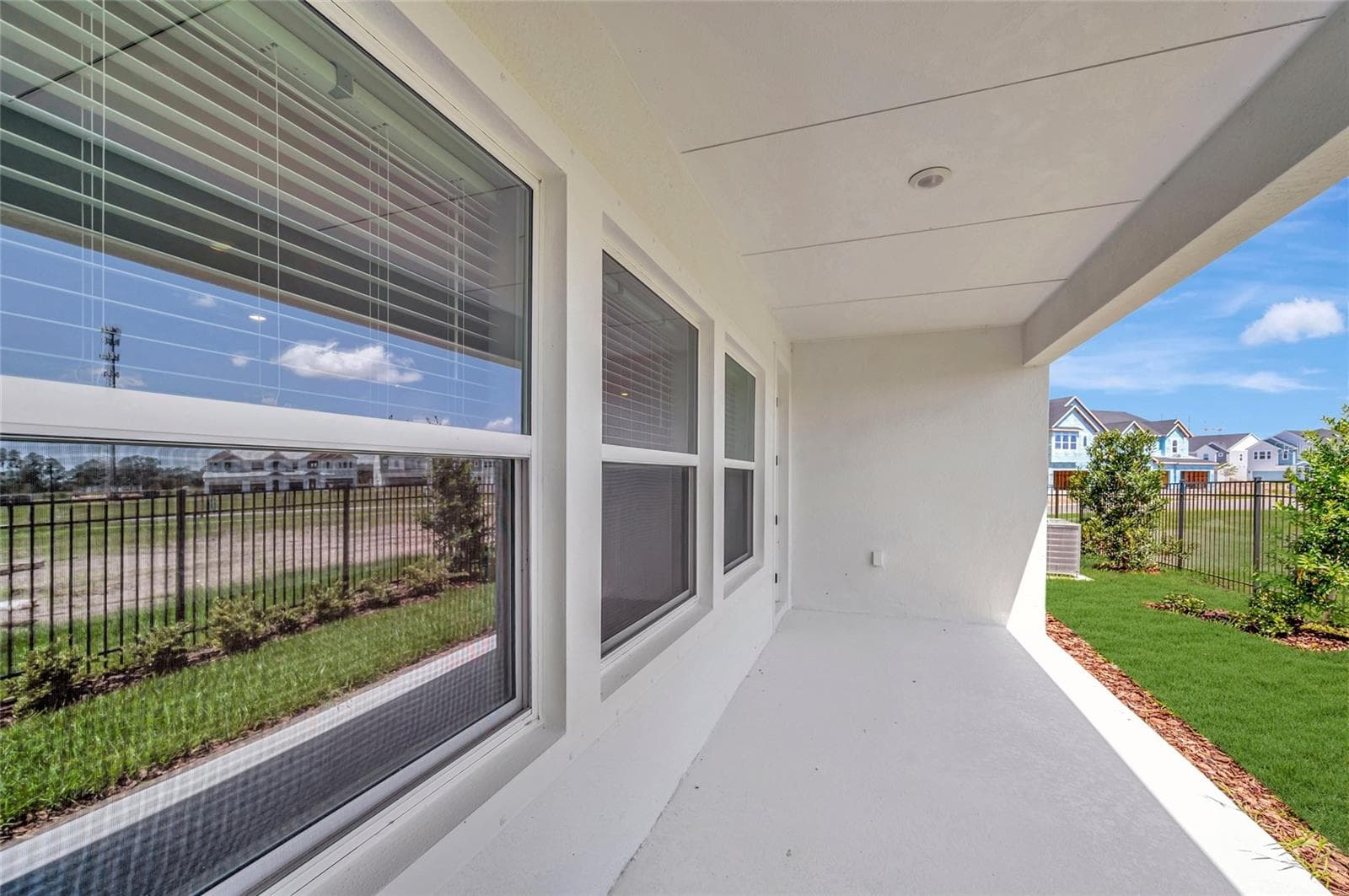 Rear Porch - 5261 COLONY VISTA DR, APOLLO BEACH