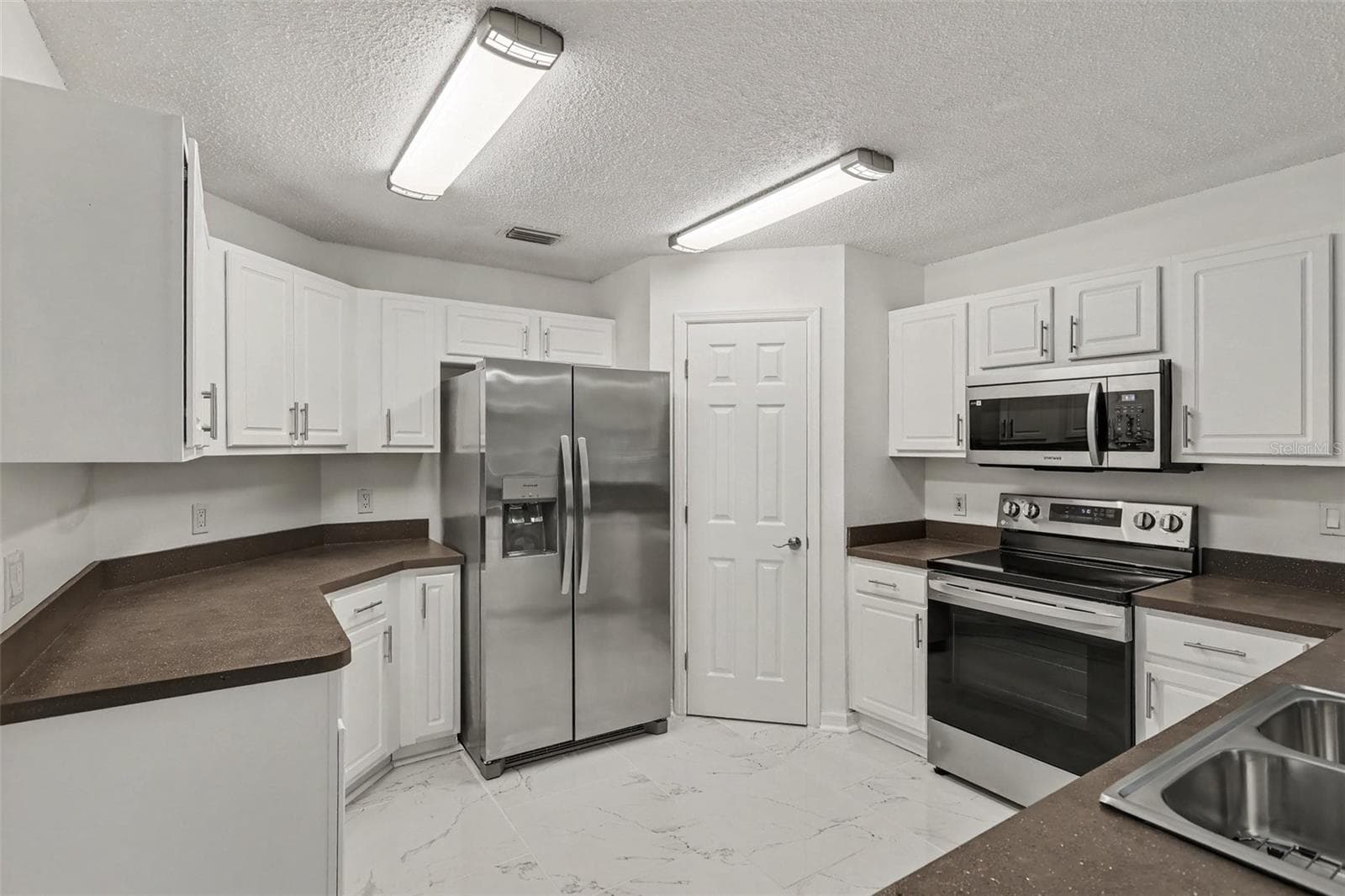 Single Family Residence at 301 BOUGAINVILLEA ST NW, PALM BAY, photo 9 of 37