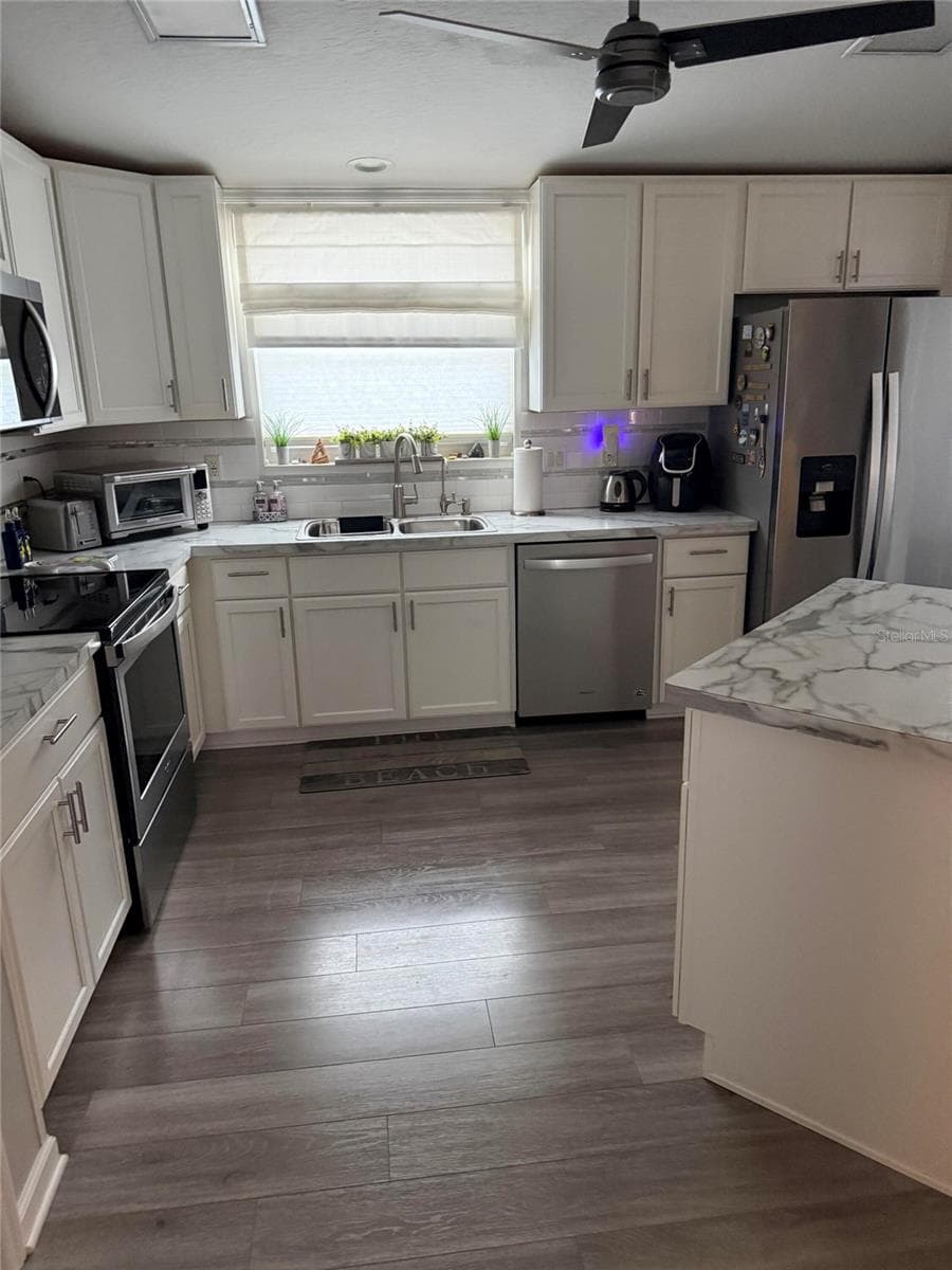 Manufactured Home at 5109 8TH B ST E, BRADENTON, photo 8 of 29