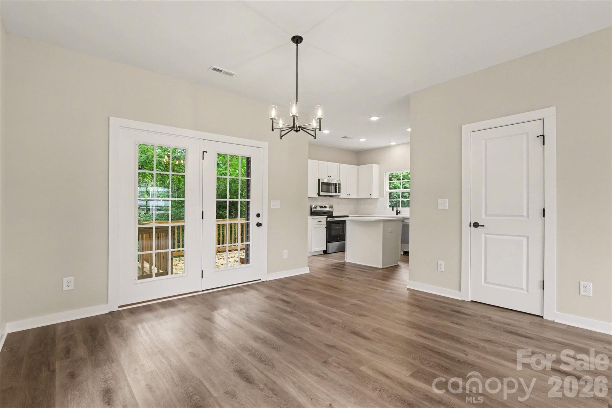 Single Family Residence at 112 E Hilltop Drive, Gastonia, photo 7 of 19