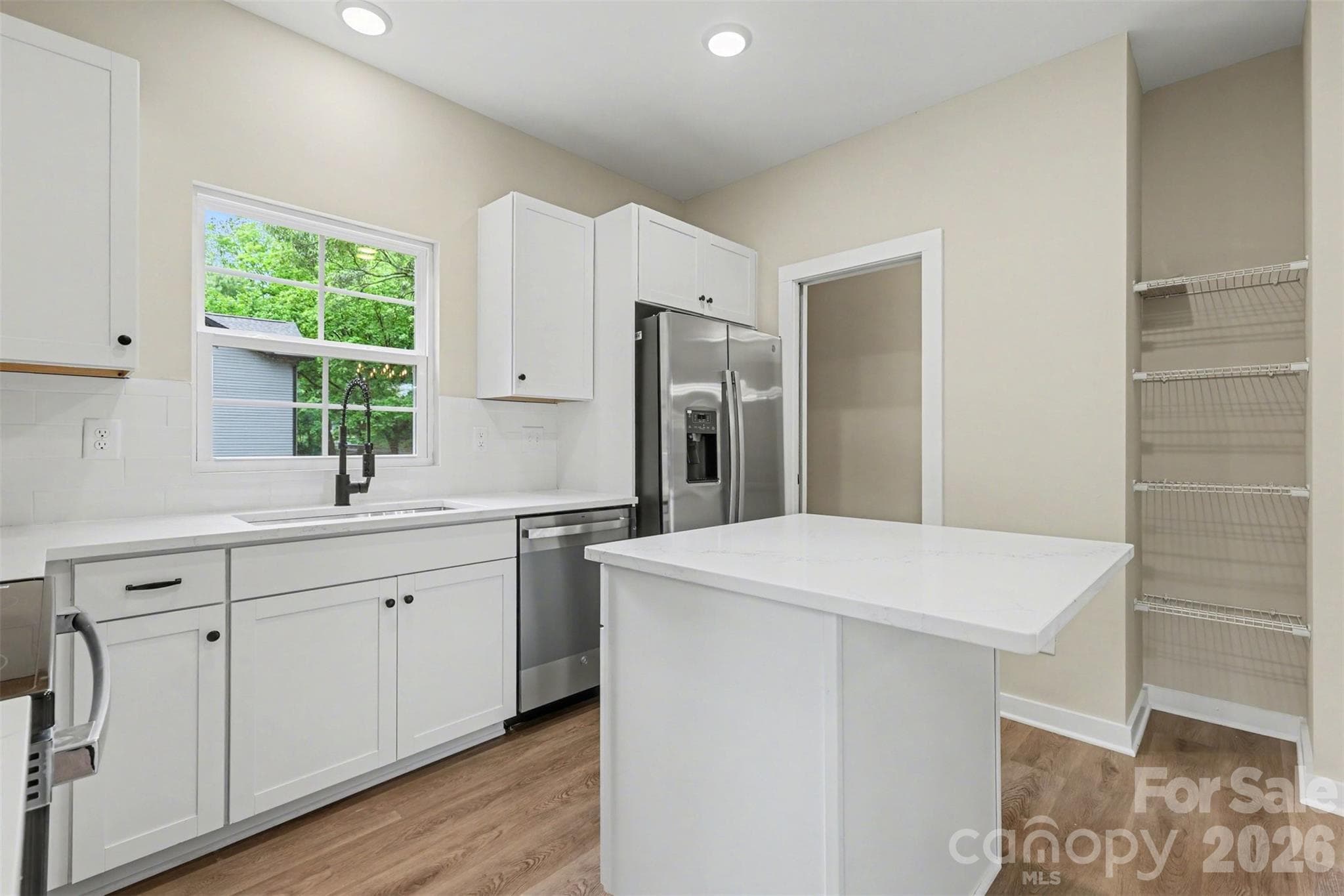 Single Family Residence at 112 E Hilltop Drive, Gastonia, photo 9 of 19