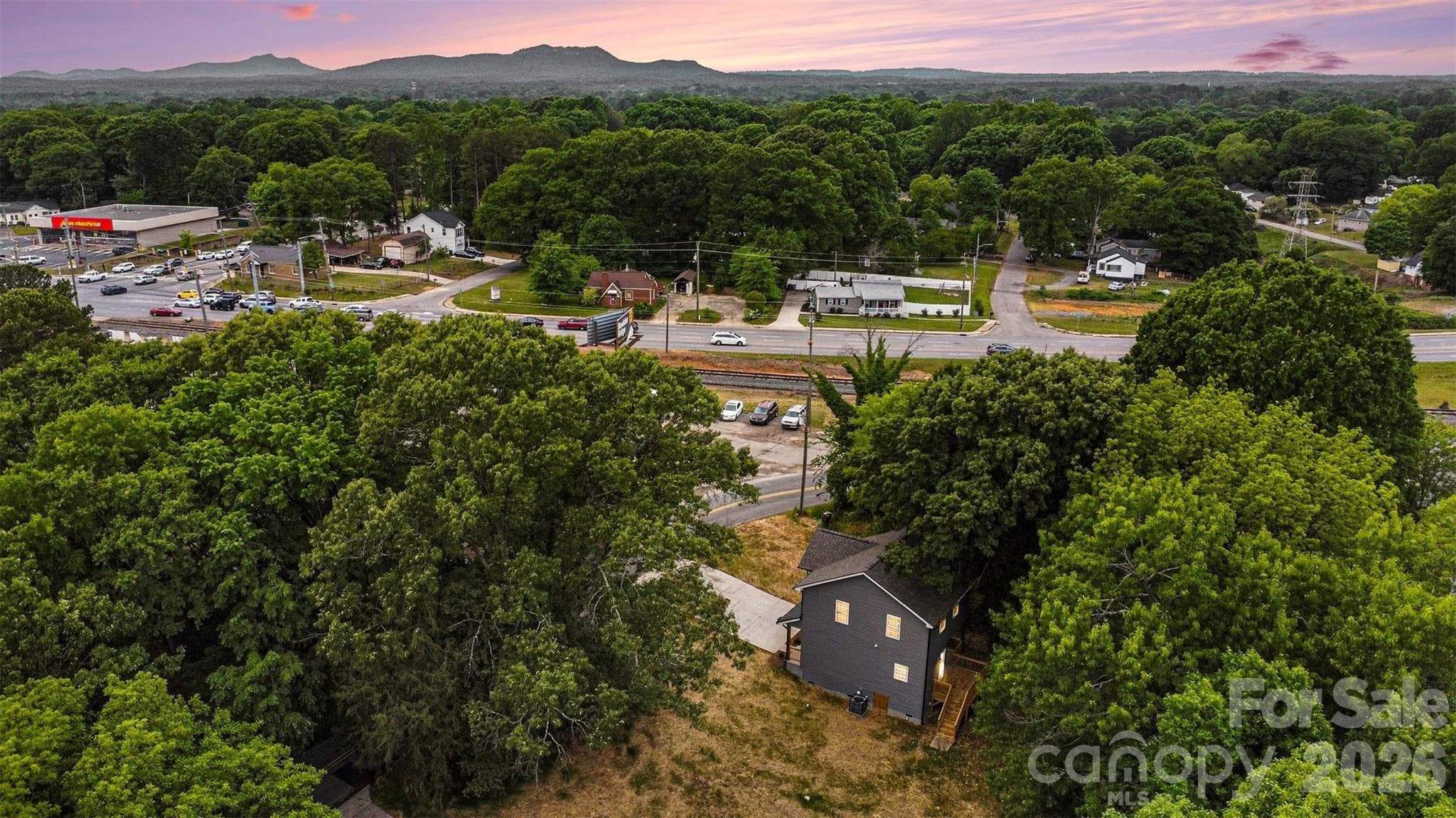 Single Family Residence at 112 E Hilltop Drive, Gastonia, photo 18 of 19