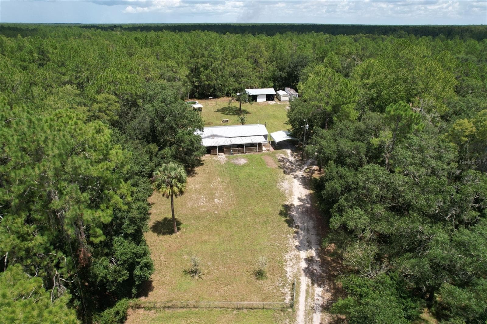 Manufactured Home at 12717 FARMETTES RD, LAKELAND, photo 28 of 33
