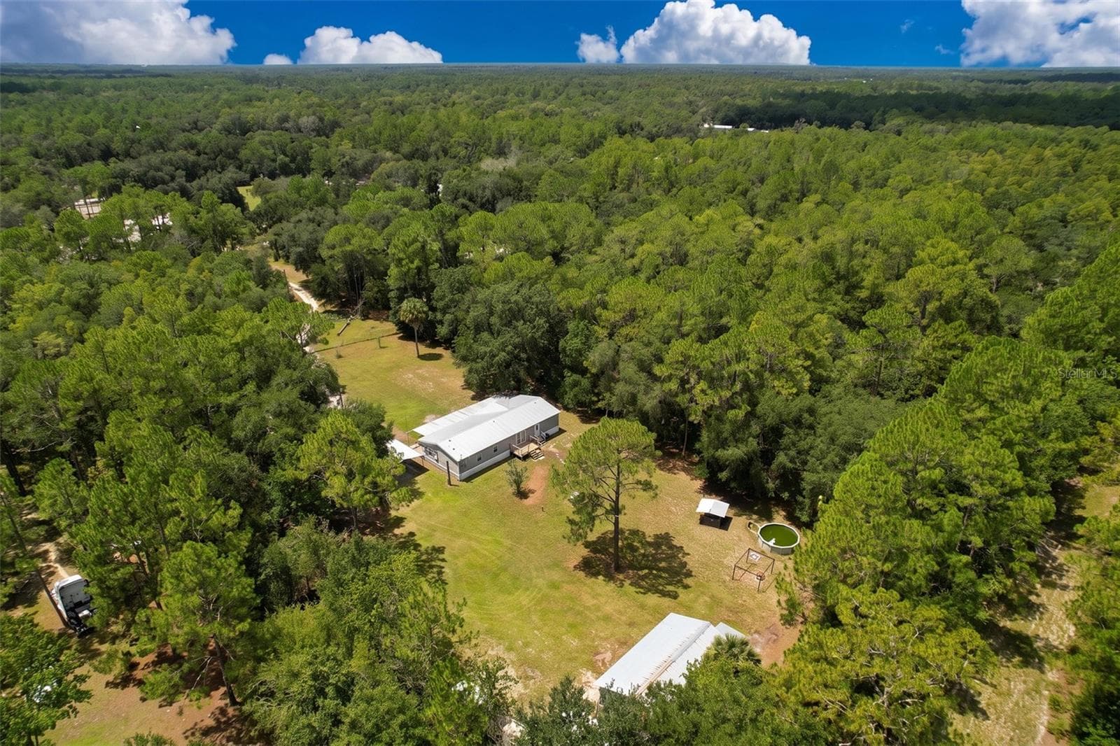 Manufactured Home at 12717 FARMETTES RD, LAKELAND, photo 31 of 33
