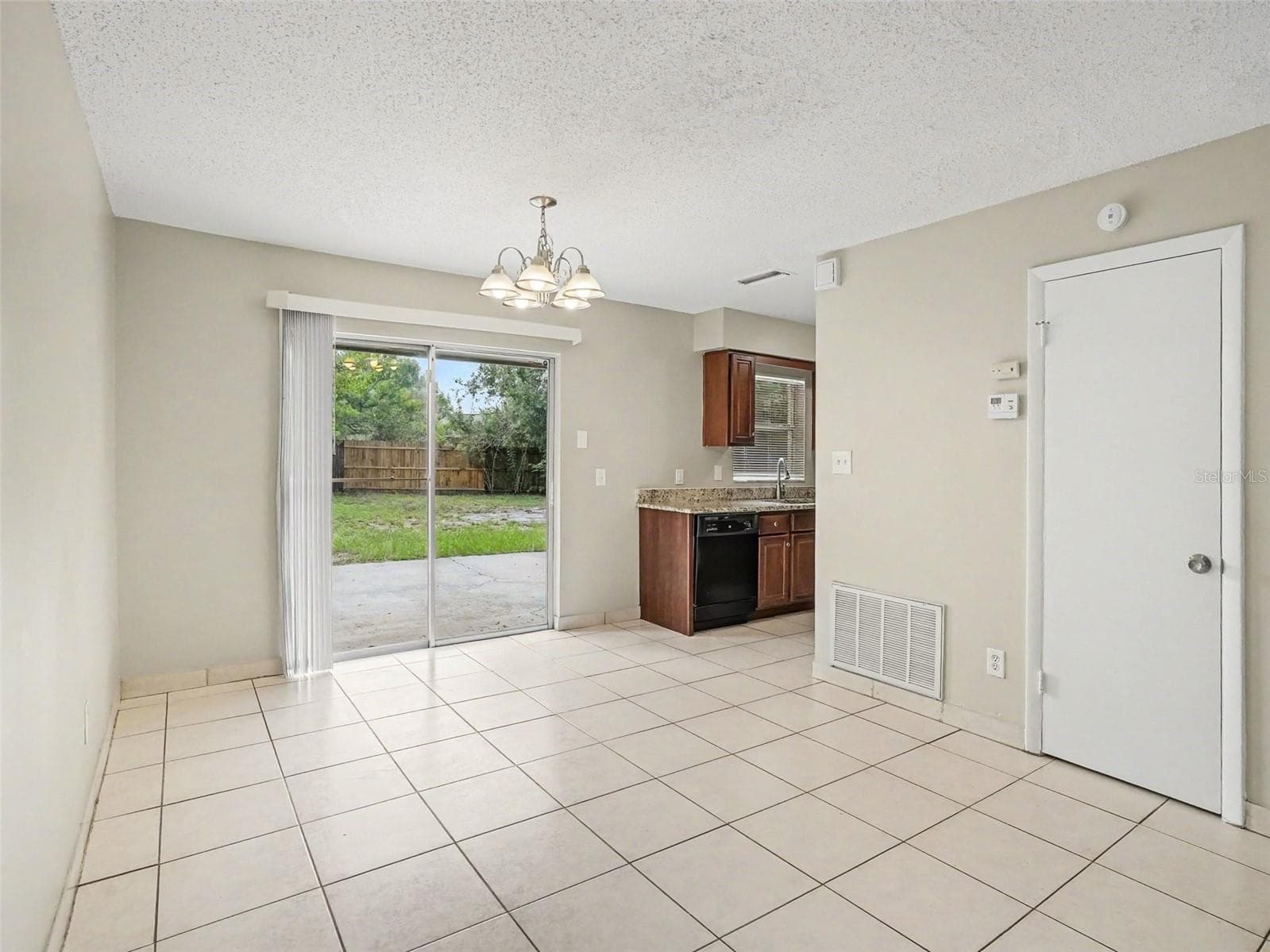 Single Family Residence at 4514 COLBERT CT, ORLANDO, photo 3 of 15