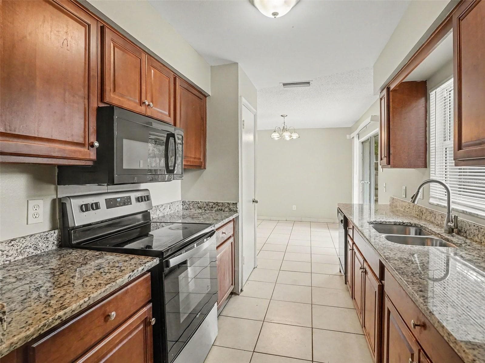 Single Family Residence at 4514 COLBERT CT, ORLANDO, photo 4 of 15