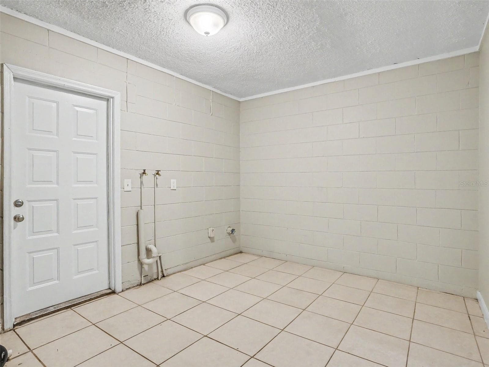Single Family Residence at 4514 COLBERT CT, ORLANDO, photo 7 of 15