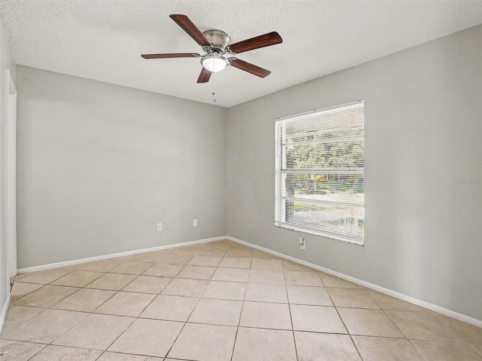 Single Family Residence at 4514 COLBERT CT, ORLANDO, photo 9 of 15