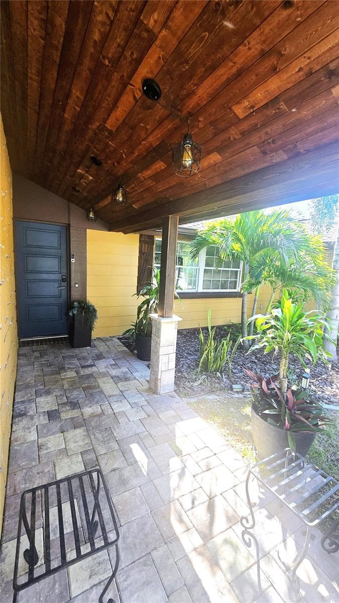 front entry - 3532 OVERLAND DR, HOLIDAY