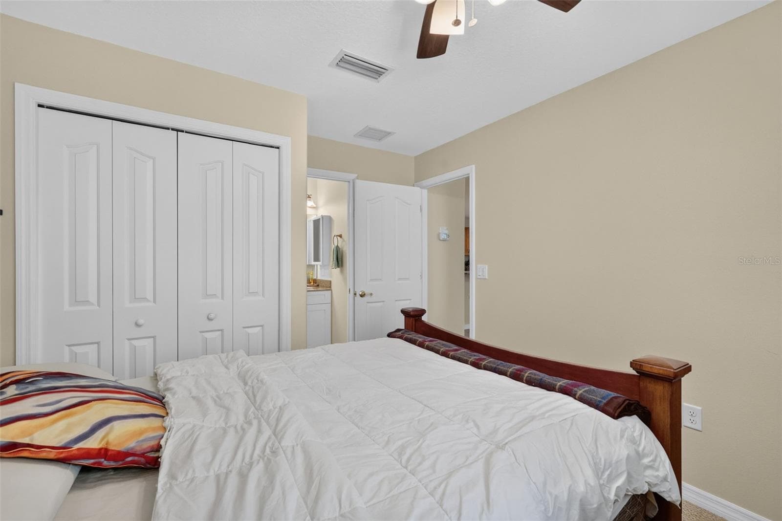 Primary/bedroom 1 with en-suite bathroom - 35015 RADIO RD, LEESBURG