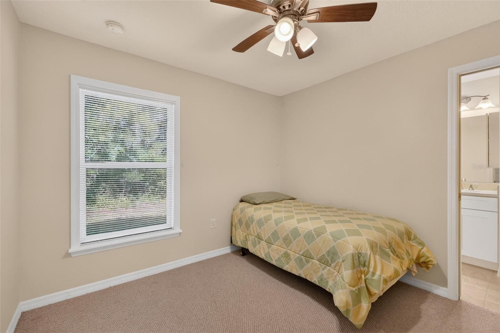 Bedroom 3 with its own en-suite - 35015 RADIO RD, LEESBURG